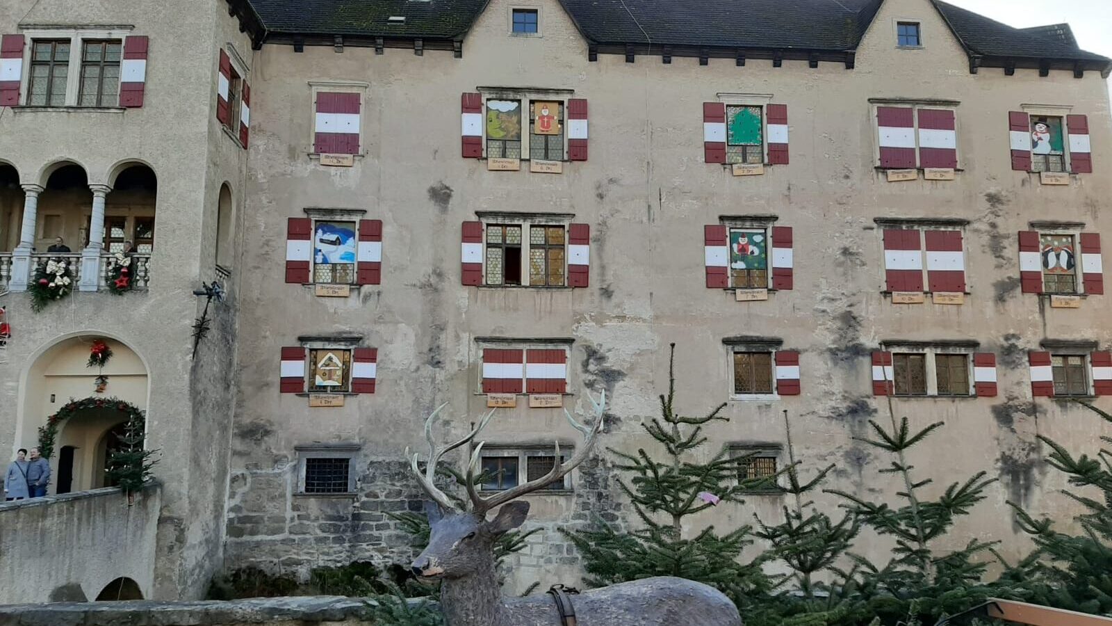 Schloss Ottenstein mit weihnachtlicher Deko